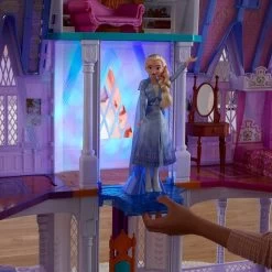 Hasbro CHATEAU ARENDELLE DELUXE - DISNEY LA REINE DES NEIGES 2 -Jouets Soldes 12bf82a8d6af318d4055861a16159083f3512587 12064608 05