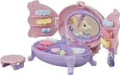 Sylvanian Families LA COIFFEUSE DE LA FILLE PONEY -SYLVANIAN MEUBLES ET ACCESSOIRES -Jouets Soldes 43811316fbfa5570d001728c5829885fcd55eac2 41077598 03