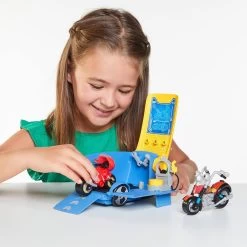 Tomy REMORQUE TRANSFORMABLE DE MAXWELL - RICKY ZOOM -Jouets Soldes 515588b53a9279b580bc34d9585771a69ee1b9ed 15042914 05