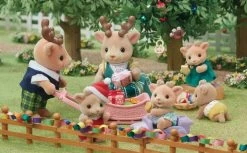 Sylvanian Families LA FAMILLE RENNE -SYLVANIAN FAMILLES -Jouets Soldes 5f1cce11ec772db08b3d6f997aa87e99edabe008 41077589 06