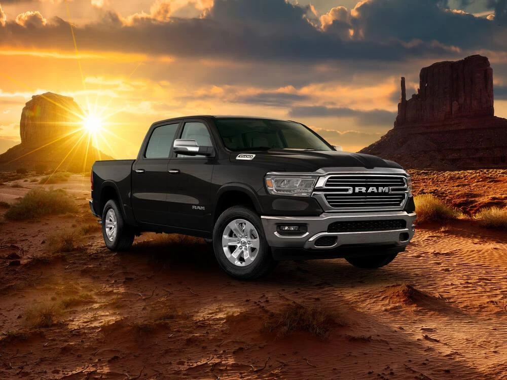 Revell PICK UP RADIOCOMMANDE RAM 1500 LARAMIE BACK IN BLACK 1/10EME 8 Revell PICK UP RADIOCOMMANDE RAM 1500 LARAMIE BACK IN BLACK 1/10EME – Image 6