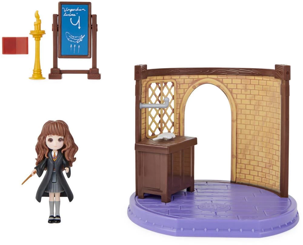 SPIN MASTER PLAYSET COURS DE SORTILÈGES WIZARDING WORLD - HARRY POTTER 4 SPIN MASTER PLAYSET COURS DE SORTILÈGES WIZARDING WORLD - HARRY POTTER – Image 2